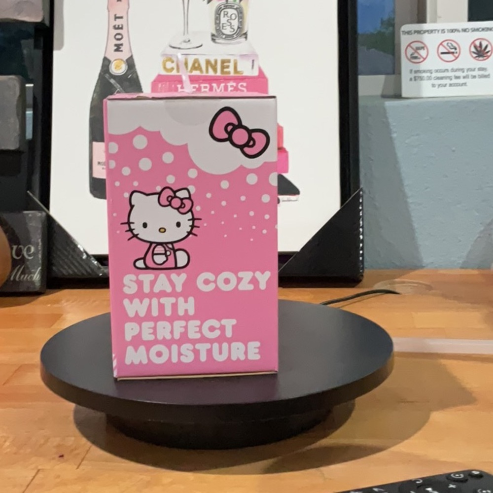 Hello Kitty Pink Humidifier Diffuser - Picture 3 of 3